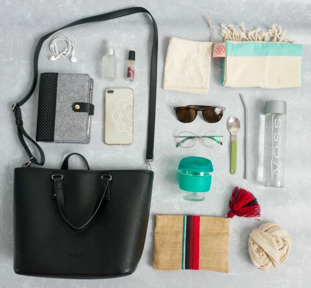 What's in my Bag 01